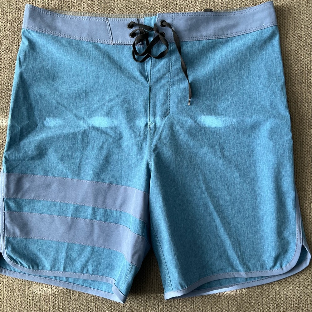 Men’s size 32 Hurley swim shorts 🩳